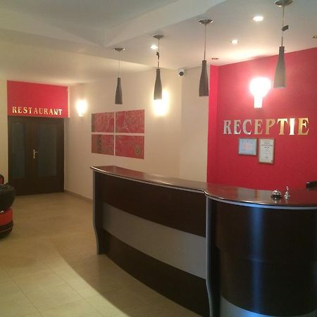 Hotel Fiama Otelu Rosu ภายนอก รูปภาพ