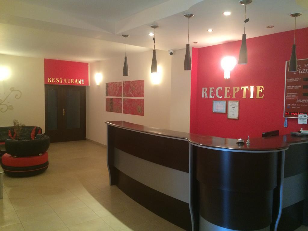 Hotel Fiama Otelu Rosu ภายนอก รูปภาพ