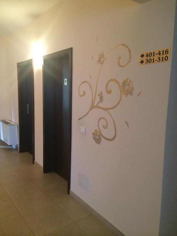 Hotel Fiama Otelu Rosu ภายนอก รูปภาพ